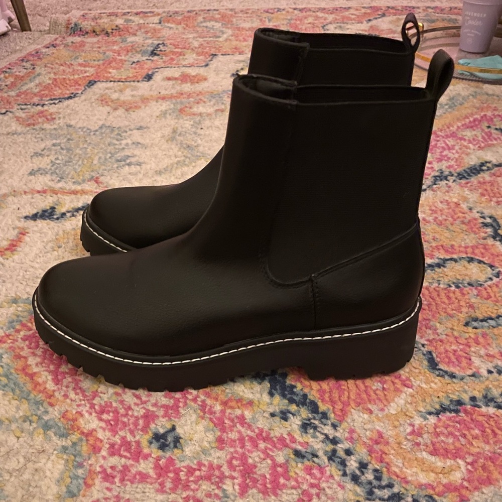 NWOT Dolce Vita black leather boots